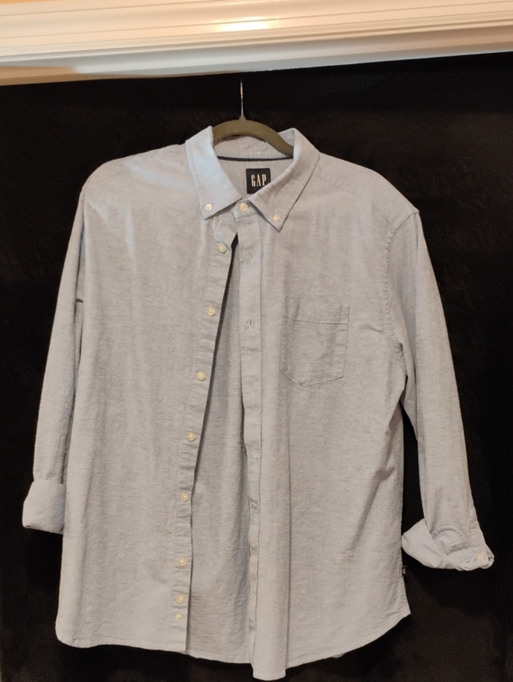 GAP Men's Light Gray Button-Down Oxford Shirt